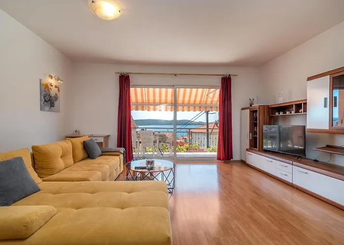 Comfortable Apartment Near The Sea