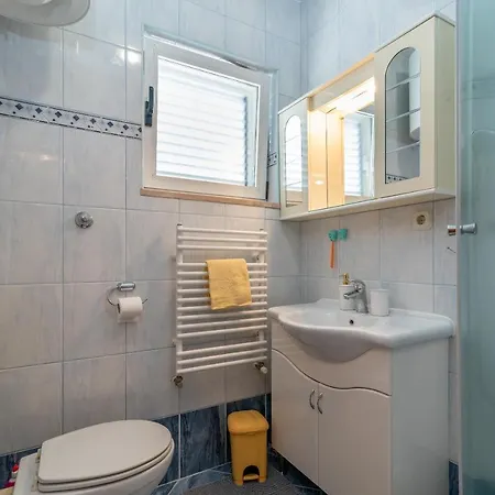 Comfortable Apartment Near The Sea Trogir Exterior photo